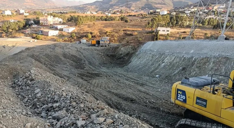 Travaux de confortement par clouage du talus du pylône haute tension à Tétouan Park (3)