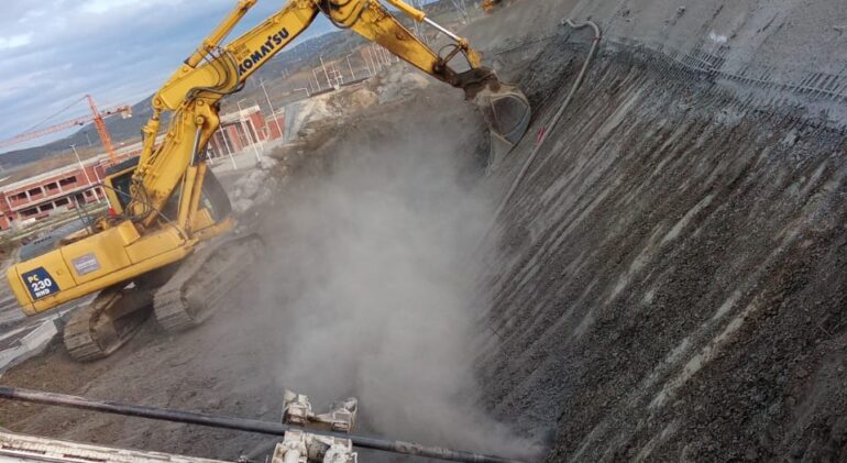 Etudes et travaux de stabilisation du talus au droit dun pylone HT 2